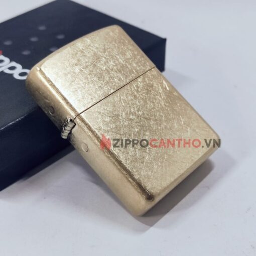 Zippo Armor Tumbled Brass 28496 - Zippo Vỏ Dày Vàng Bụi 2