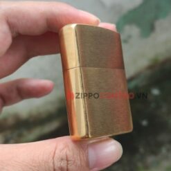 Zippo Brushed Brass Solid 204B - Zippo Vàng Xước 18